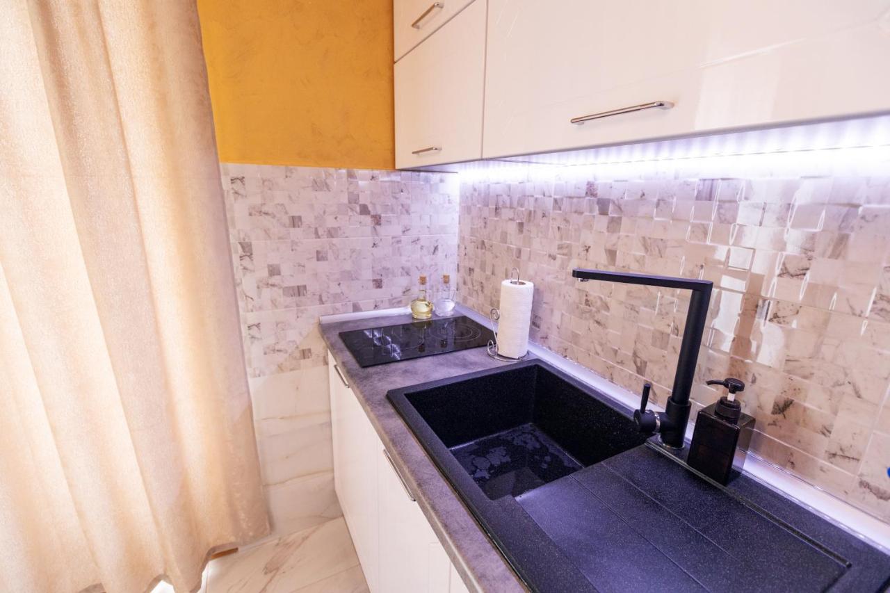 Foca Apartmani "Story Lux" Buitenkant foto