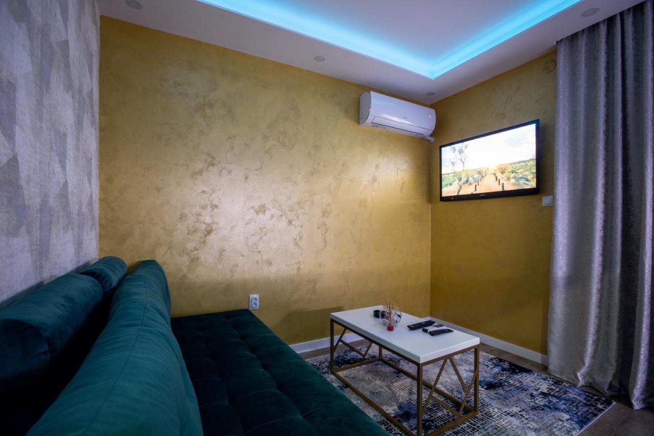 Foca Apartmani "Story Lux" Buitenkant foto